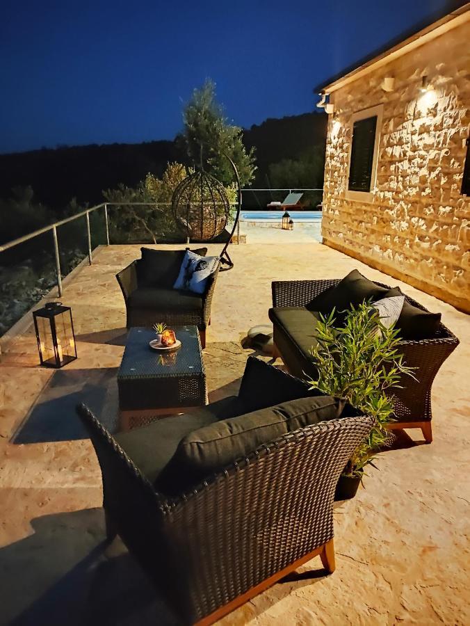 Secluded Holiday Home Heritage Postira Exterior foto